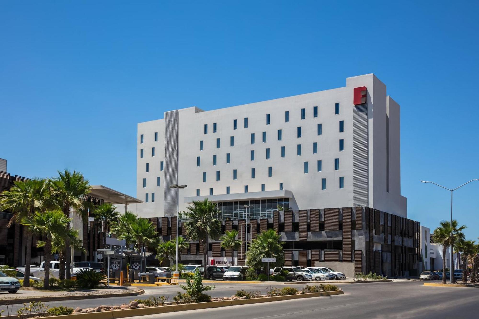 Fiesta Inn 로스모치스 외부 사진