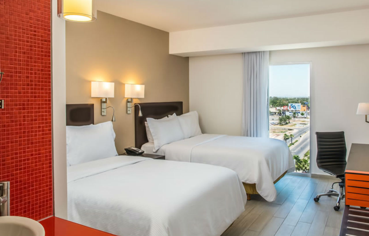 Fiesta Inn 로스모치스 외부 사진